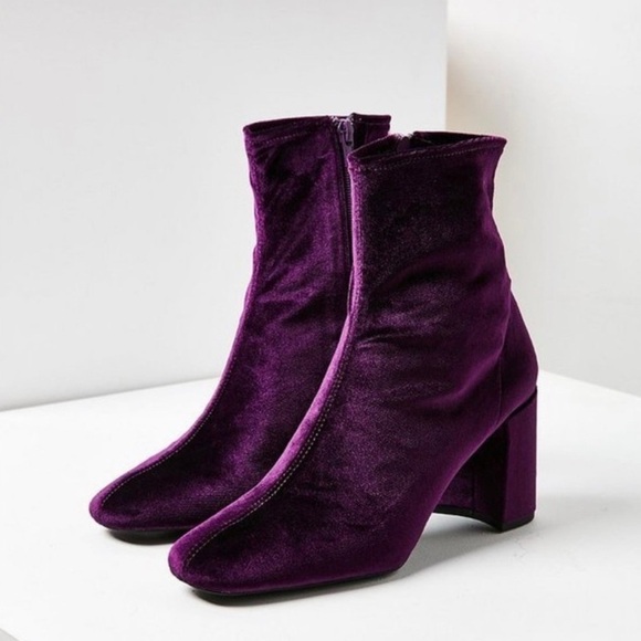 Jeffrey Campbell Cienega Boots Booties Crushed Velvet Heeled Purple 6 Chic Party - Picture 1 of 12